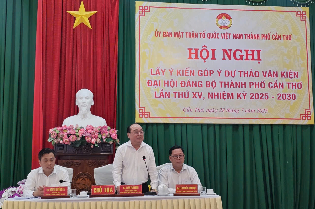 Ông Trần Văn Chính phát biểu tại hội nghị