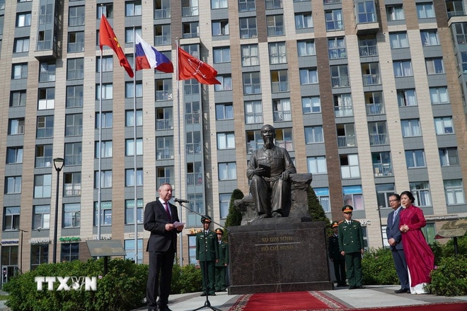 ttxvn-3007-khanh-thanh-quang-truong-ho-chi-minh-saint-petersburg-2.jpg