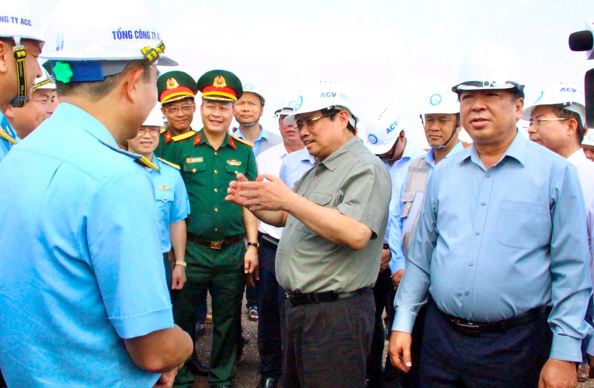 sân bay LT