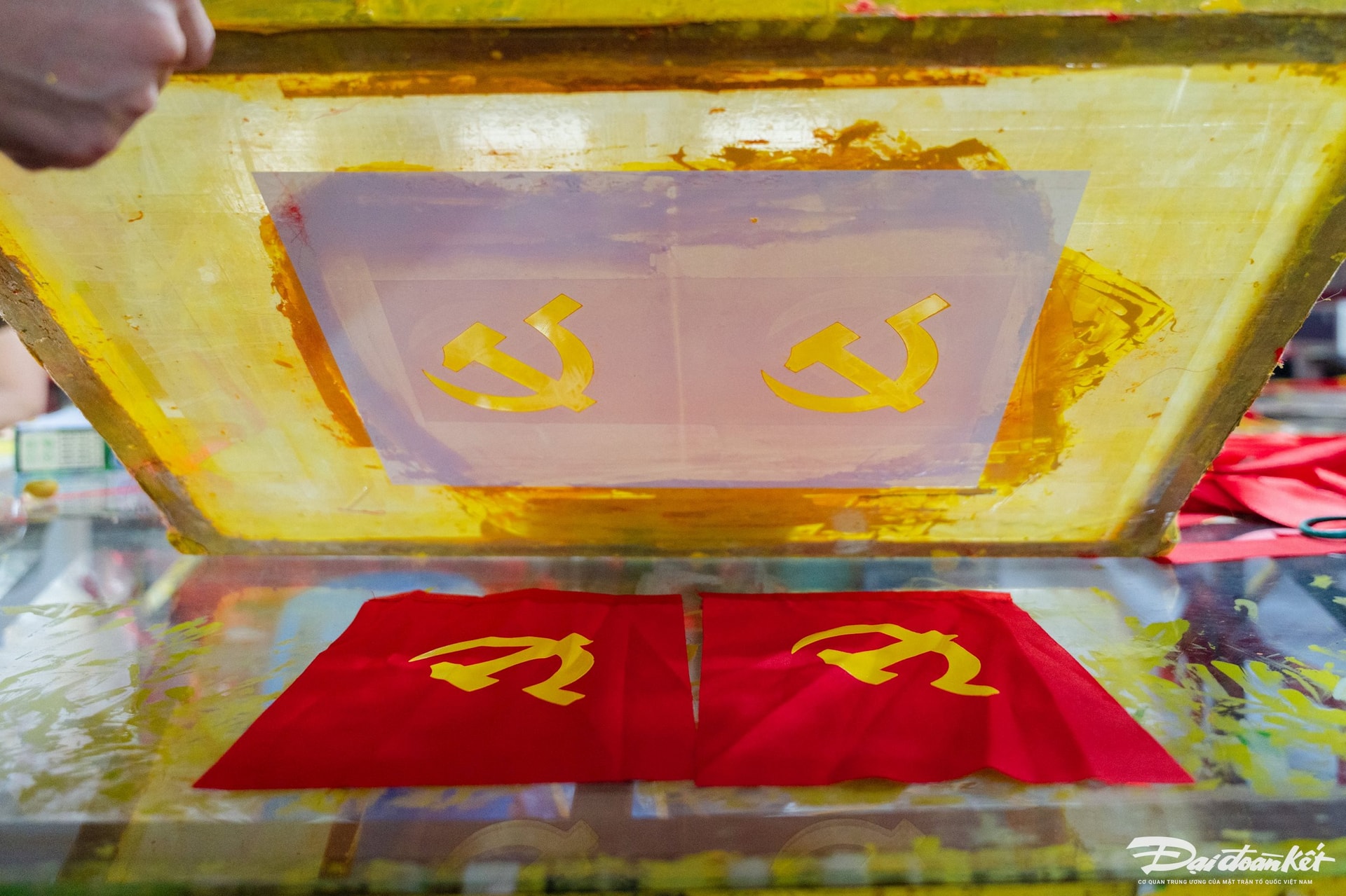 cờ đỏ7