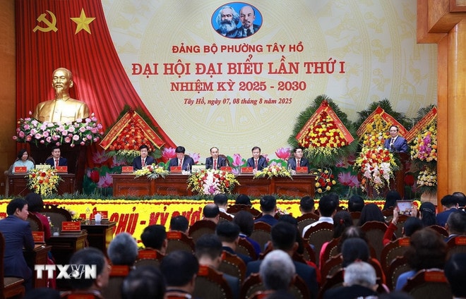 ttxvn-0808-thu-tuong-dang-bo-phuong-tay-ho-4.jpg
