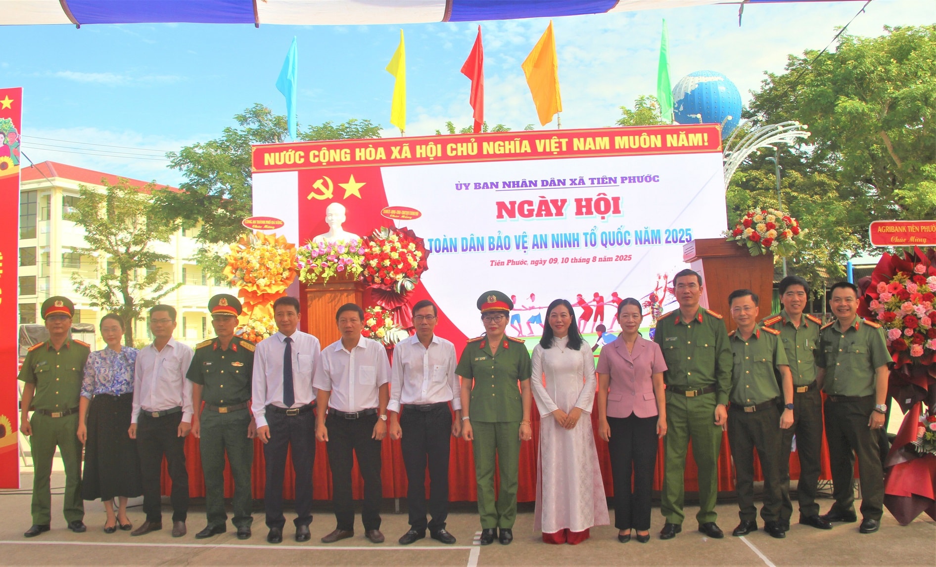 NGAY HOI 4