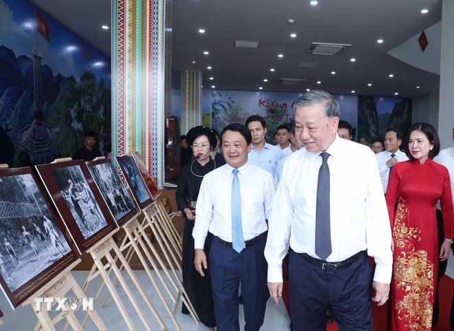 ttxvn-tong-bi-thu-to-lam-lam-viec-voi-ban-thuong-vu-tinh-uy-tuyen-quang-8210161-4.jpg
