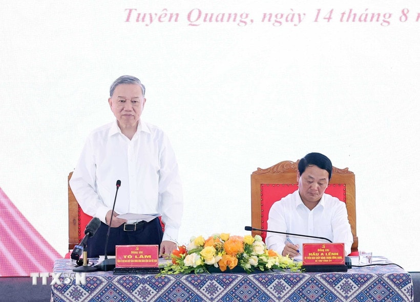 Tổng Bí thư Tô Lâm phát biểu tại cuộc làm việc với Ban Thường vụ Tỉnh ủy Tuyên Quang. (Ảnh: Thống Nhất/TTXVN)