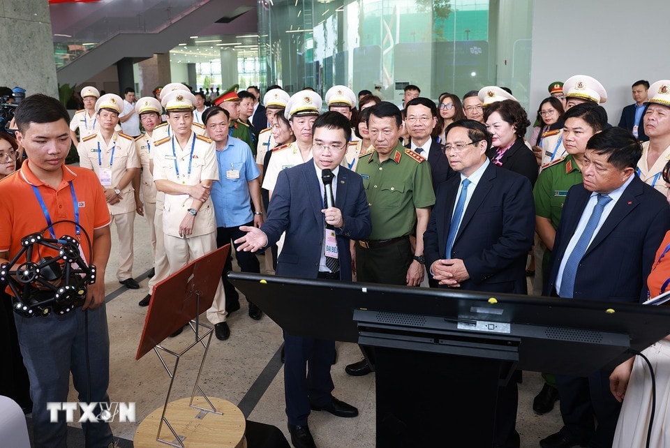 ttxvn-thu-tuong-pham-minh-chinh-du-le-khai-truong-trung-tam-du-lieu-quoc-gia-8218595-2.jpg