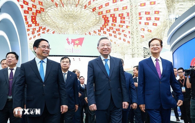 ttxvn-tong-bi-thu-va-thu-tuong-du-le-khanh-thanh-khoi-cong-cac-du-an-4.jpg
