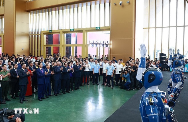 ttxvn-tong-bi-thu-va-thu-tuong-du-le-khanh-thanh-khoi-cong-cac-du-an-3.jpg
