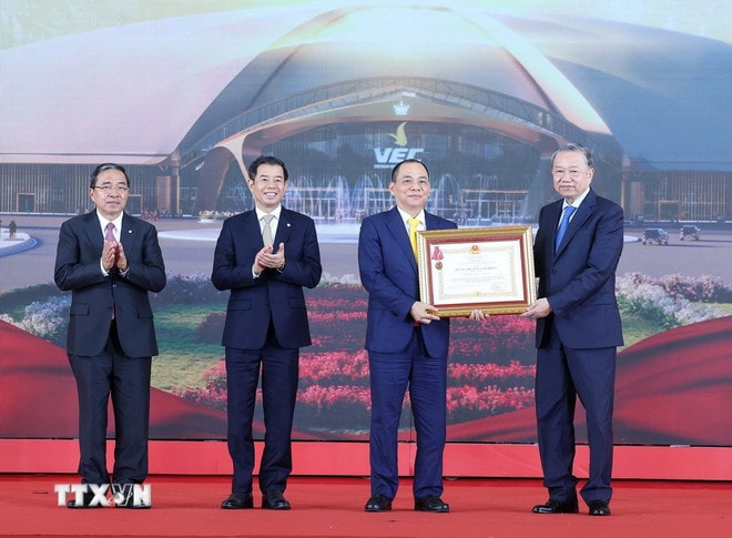 ttxvn-tong-bi-thu-va-thu-tuong-du-le-khanh-thanh-khoi-cong-cac-du-an-cong-trinh-chao-mung-80-nam-quoc-khanh-29-8219920.jpg