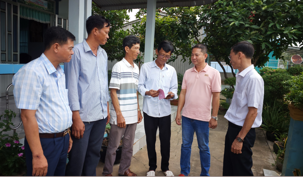 mt can bo mat tran