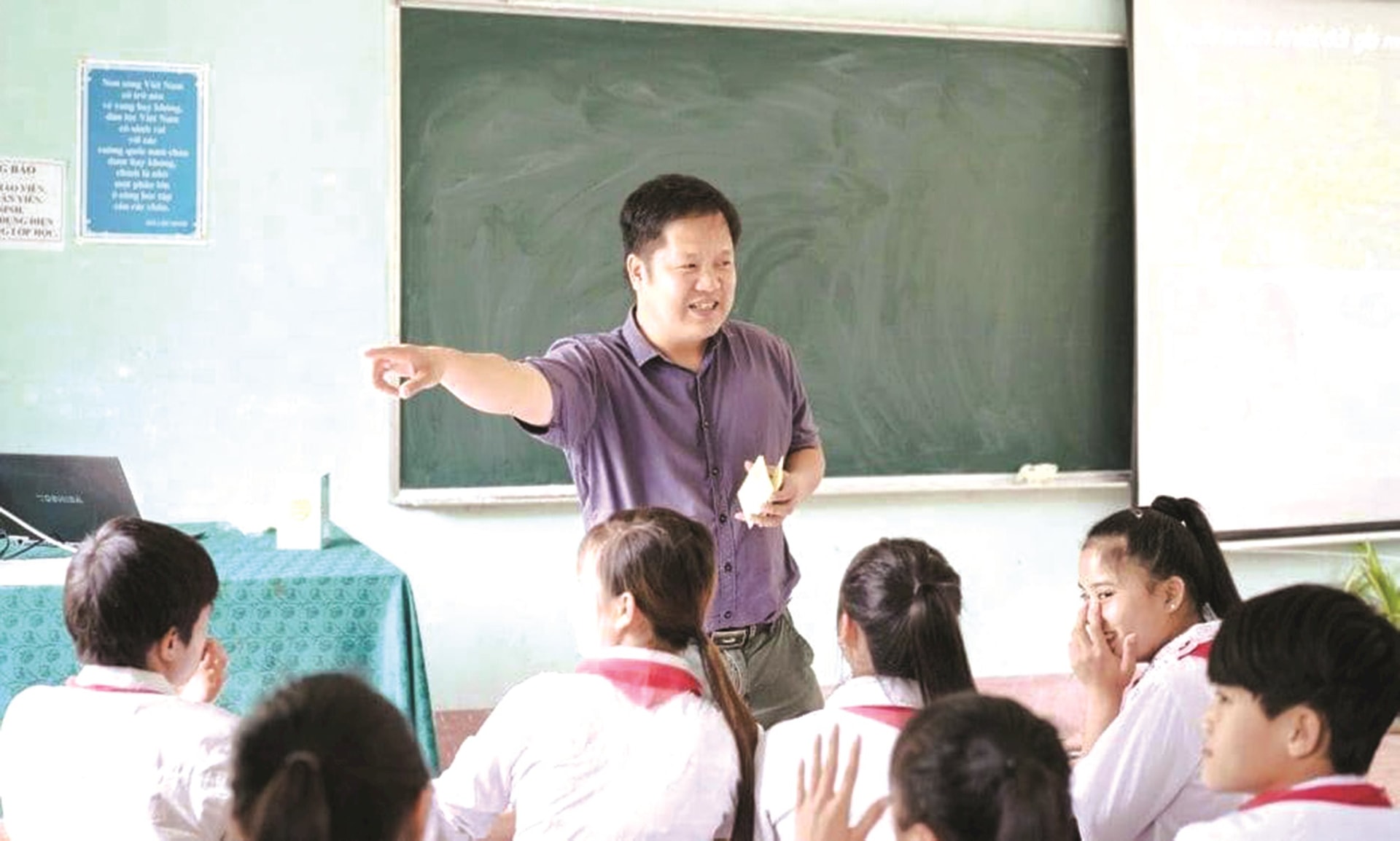 ts-dam-quang-minh-lam-pho-chu-tich-tap-doan-giao-duc-equest1606373254.jpg