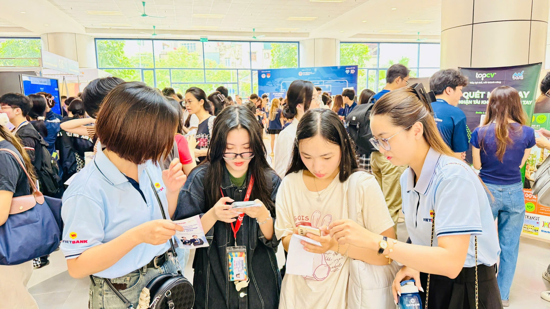 Vietbank job fair (1)