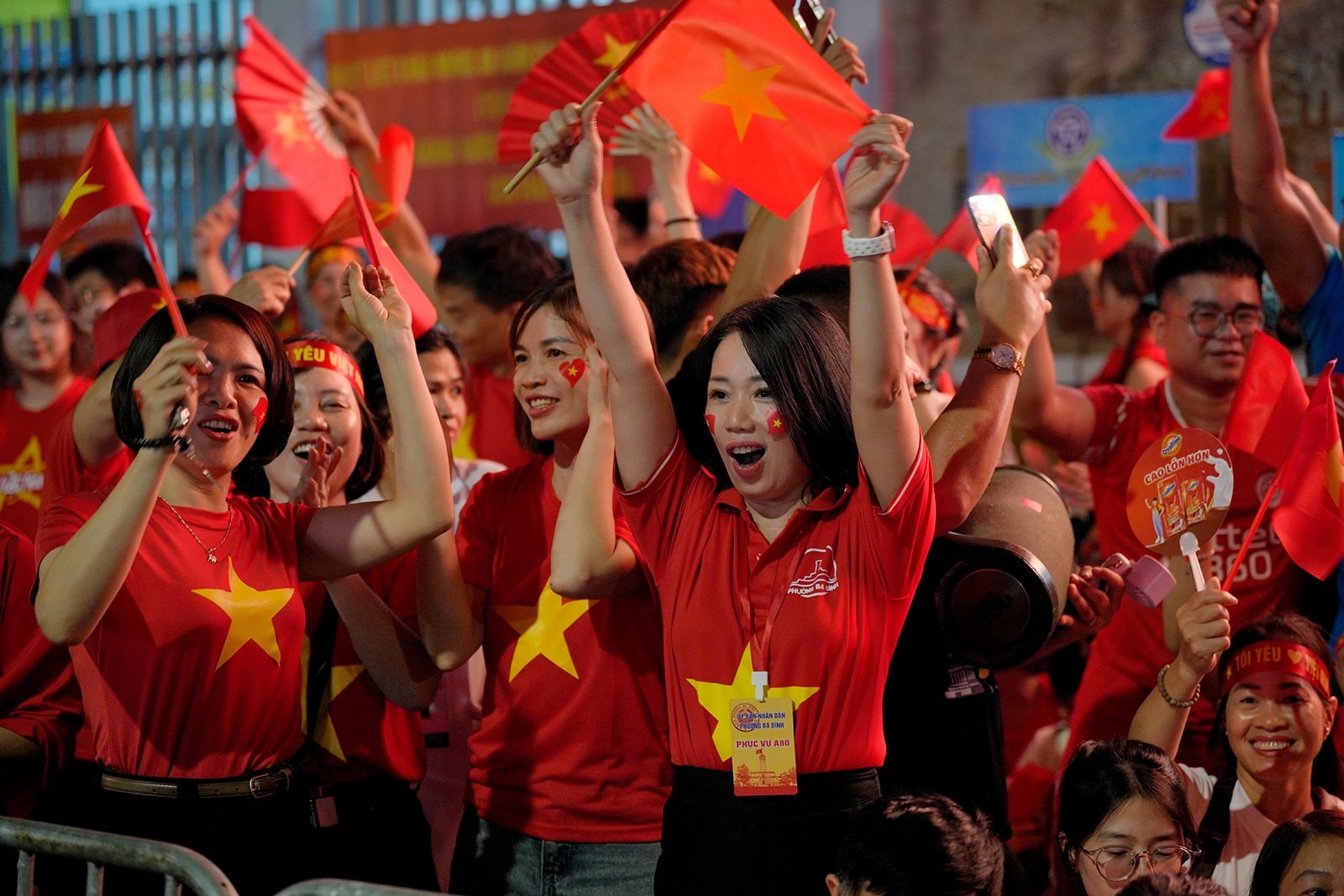 Tặng 100.000 đồng/người cho toàn dân ăn Tết Độc lập- Ảnh 1.