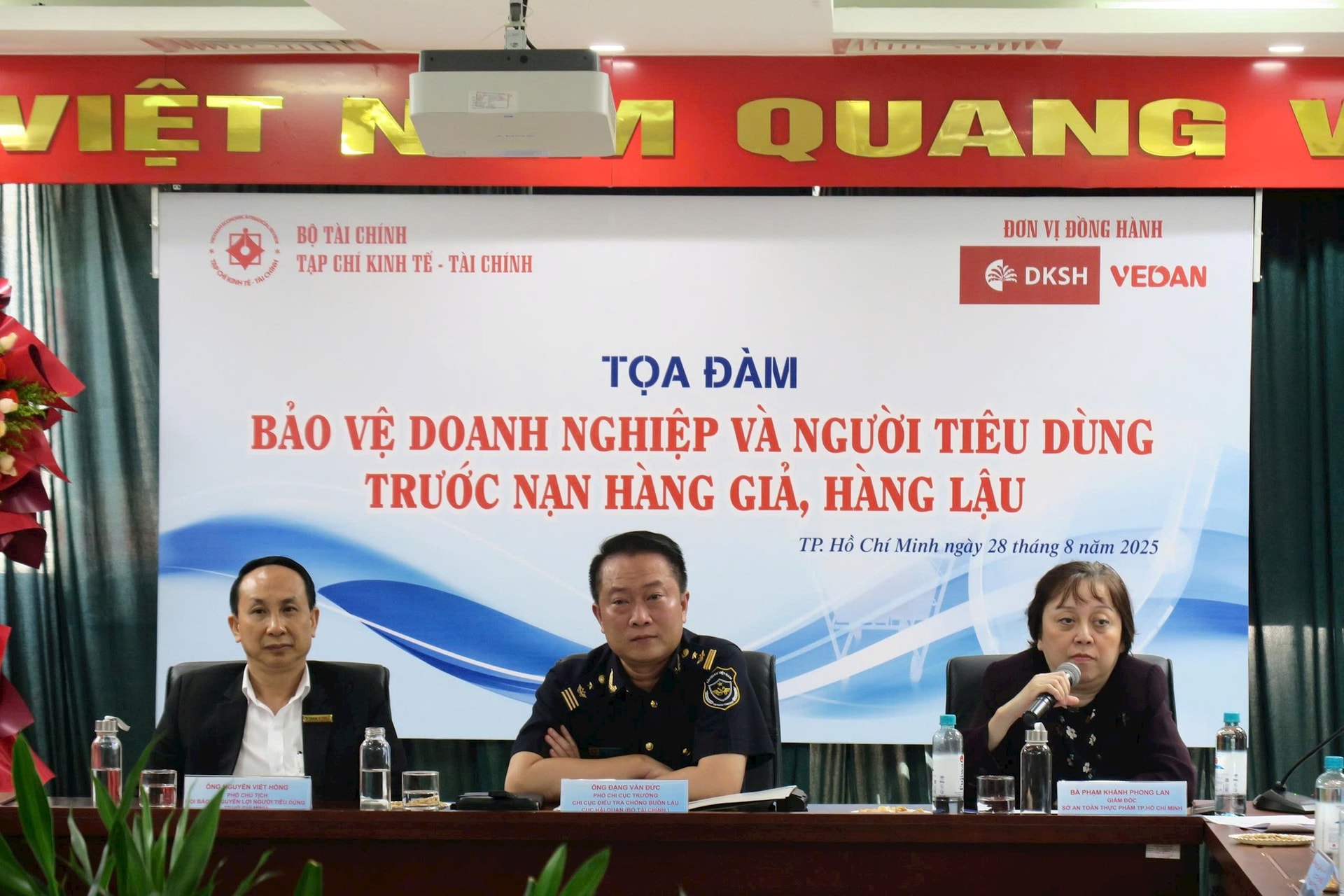 Hàng giả