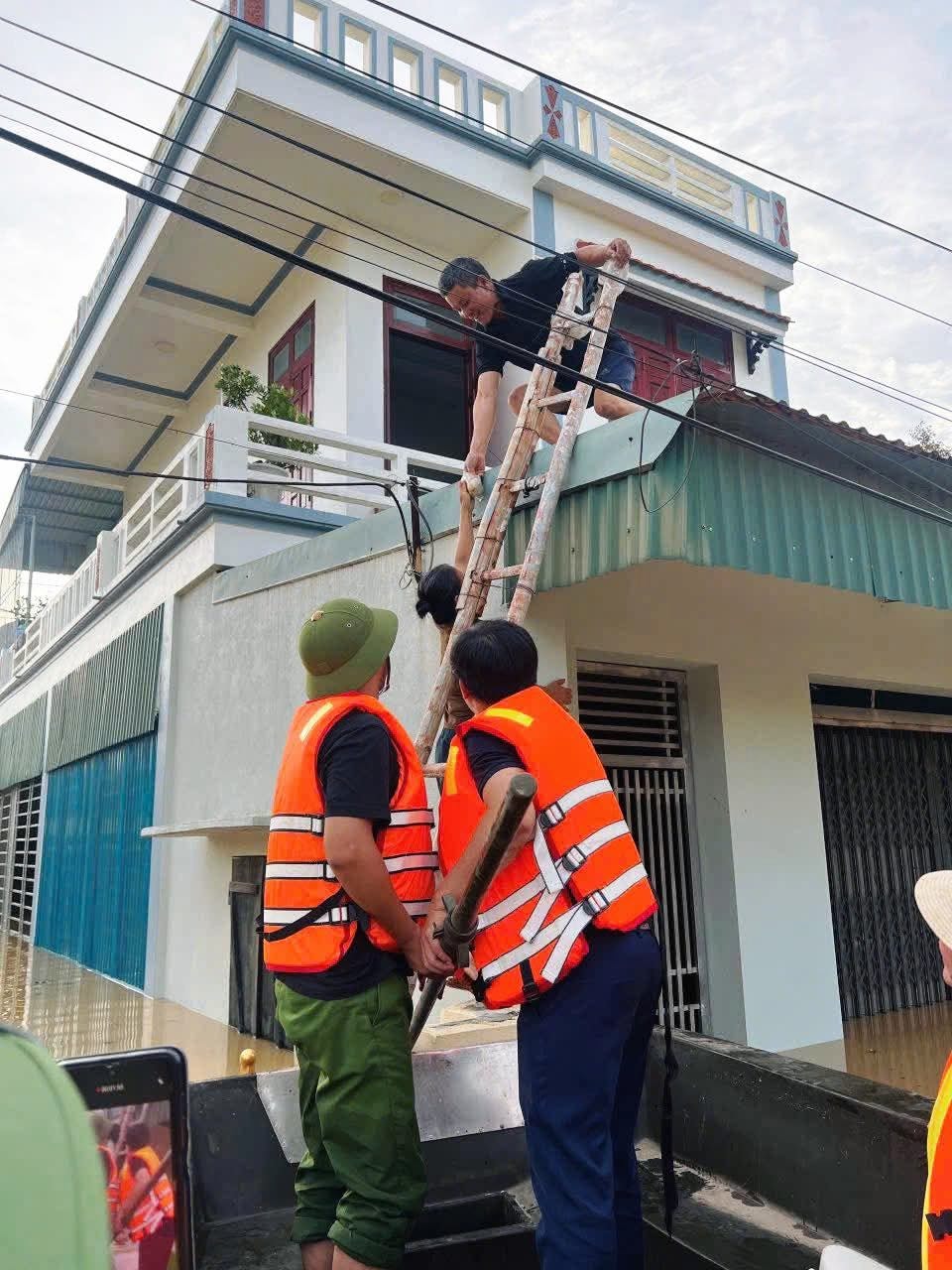 Ngập 4