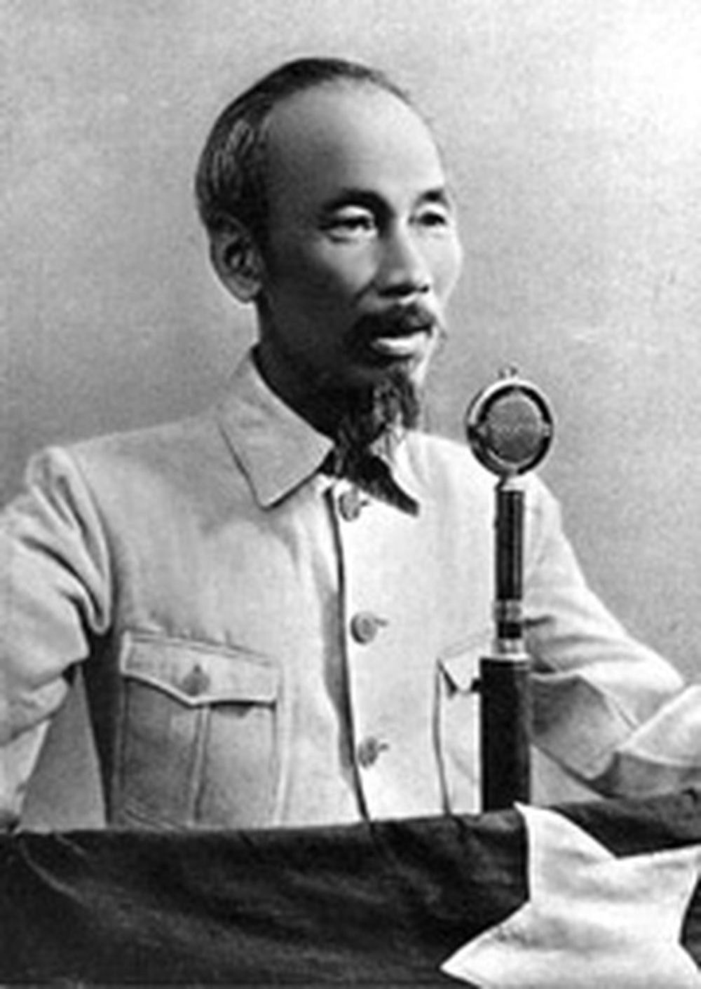 hochiminh_tuyengondoclap-1000x1411.jpeg