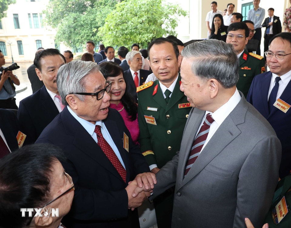 tong-bi-thu-to-lam-gap-mat-dai-bieu-tri-thuc-nha-khoa-hoc-van-nghe-sy-8193333-4.jpg