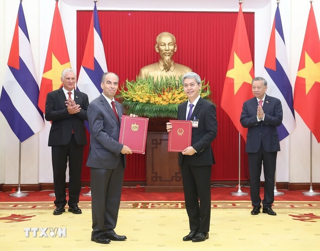 ttxvn-0109-van-kien-hop-tac-viet-nam-cuba-1.jpg
