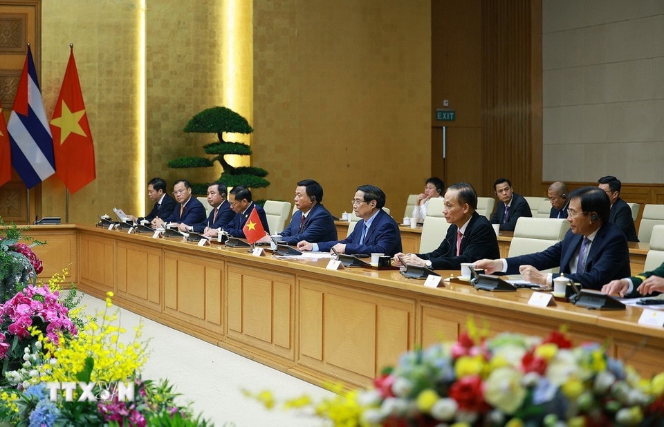 Thủ tướng Phạm Minh Chính hội kiến Bí thư thứ nhất, Chủ tịch Cuba Miguel Díaz-Canel Bermúdez. (Ảnh: Dương Giang/TTXVN)