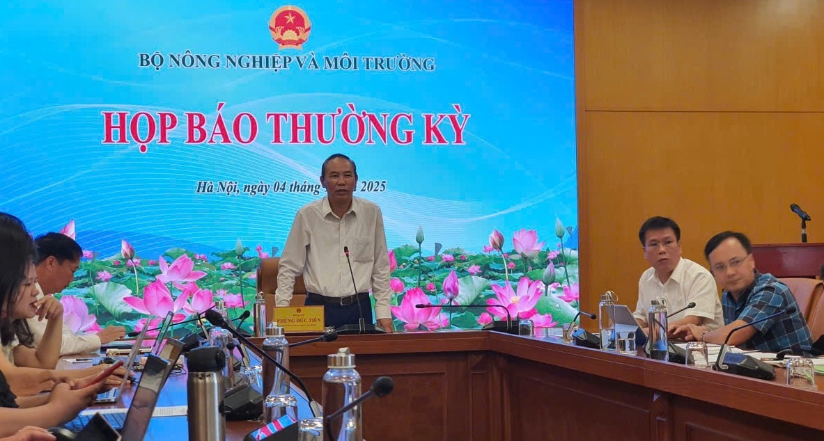 họp báo 4-9