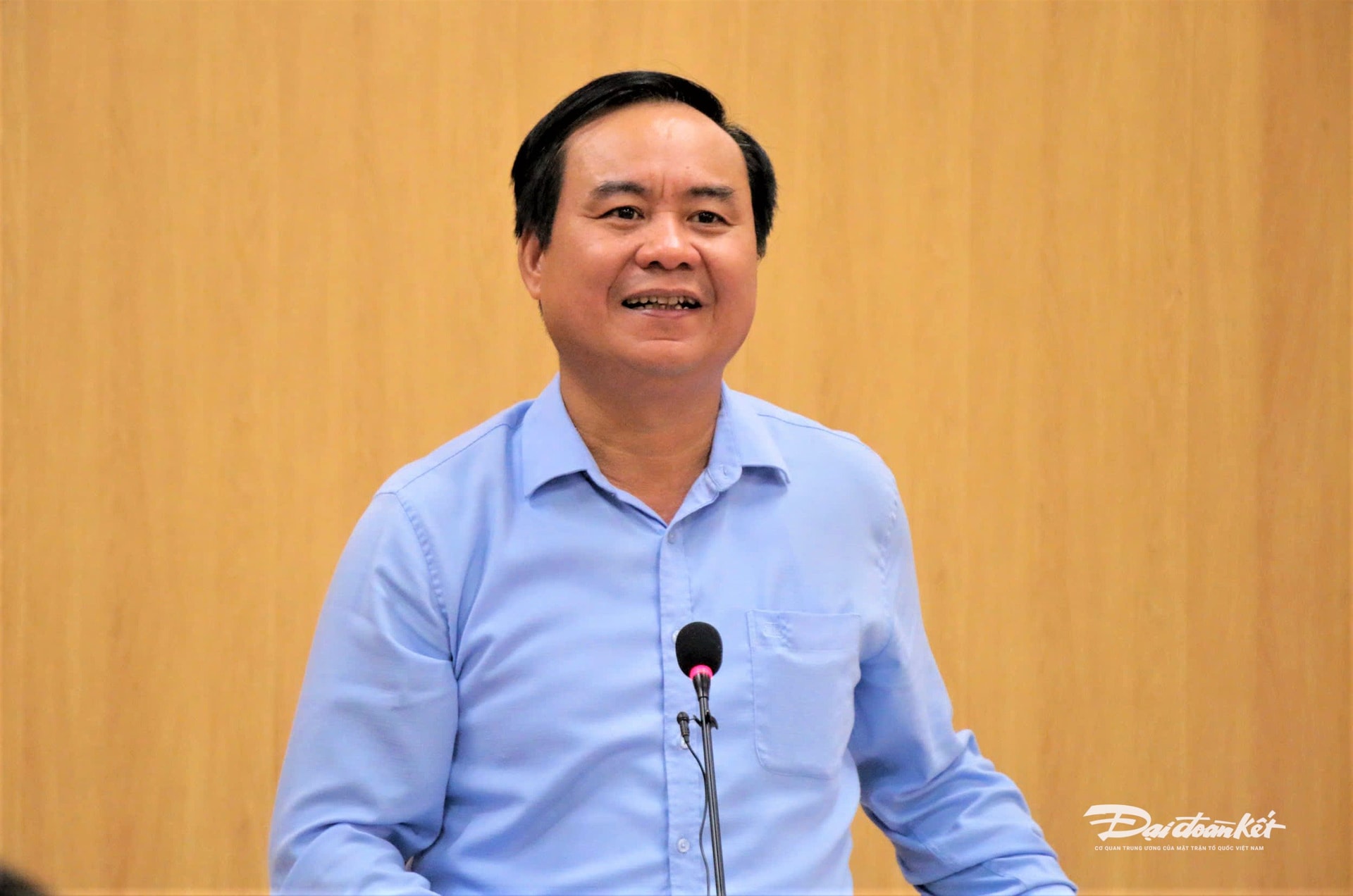 LAM VIEC 1