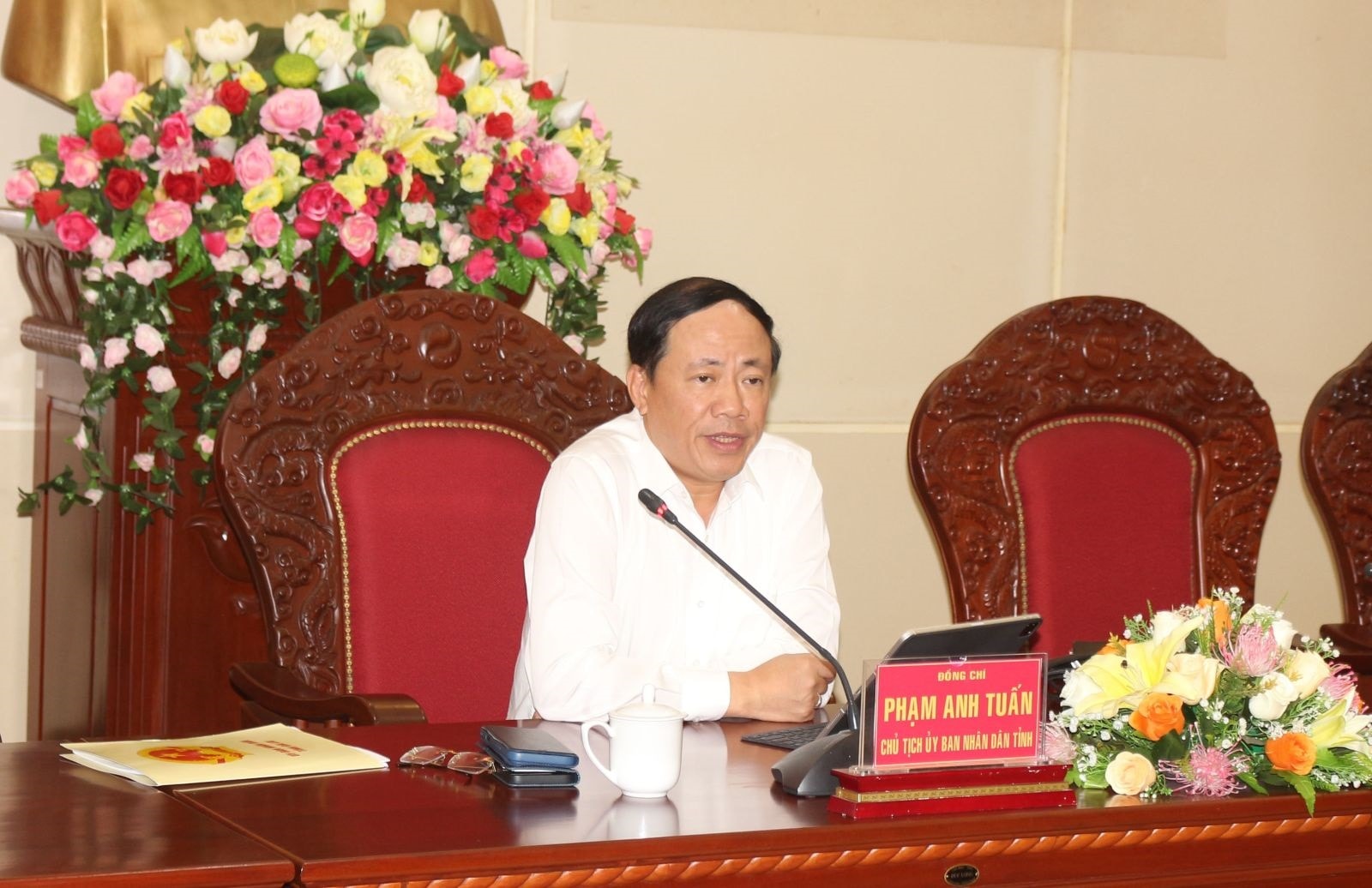 LAM VIEC 1
