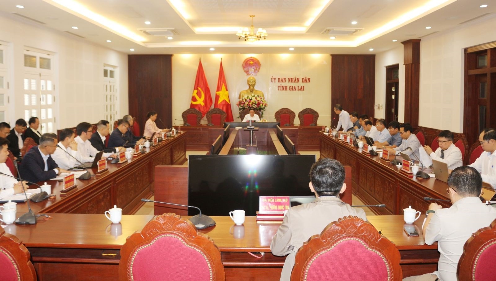 LAM VIEC 2