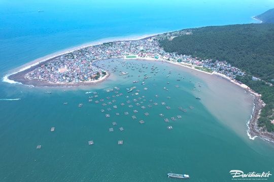 Xã đảo hoang sơ, yên bình bên bờ sóng