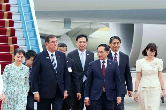 Thủ tướng Nhật Bản Ishiba Shigeru đến Hà Nội, bắt đầu thăm chính thức Việt Nam