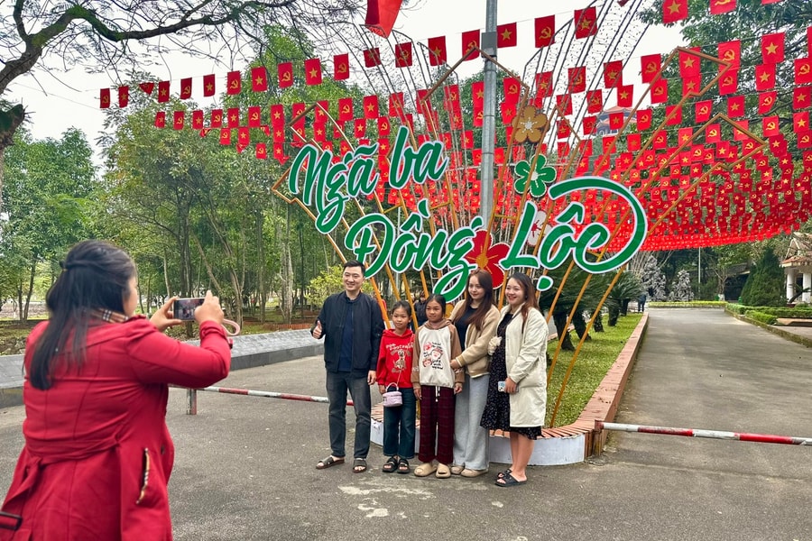 Image hình ảnh hình ảnh hình ảnh hình ảnh hình ảnh hình ảnh Bà Nga - Tin tức, hình ảnh, video clip mới nhất về khách du xuân